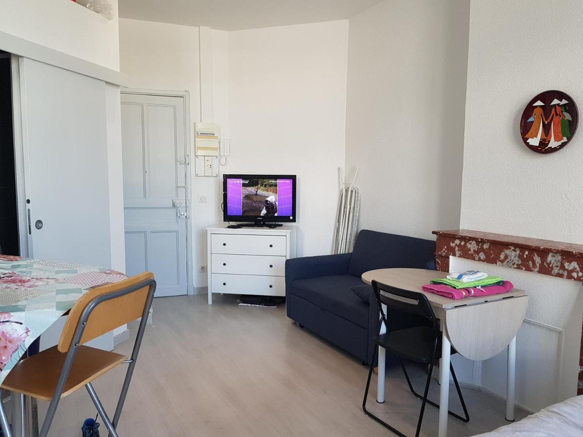 With Sea View For 2 People Apartment *